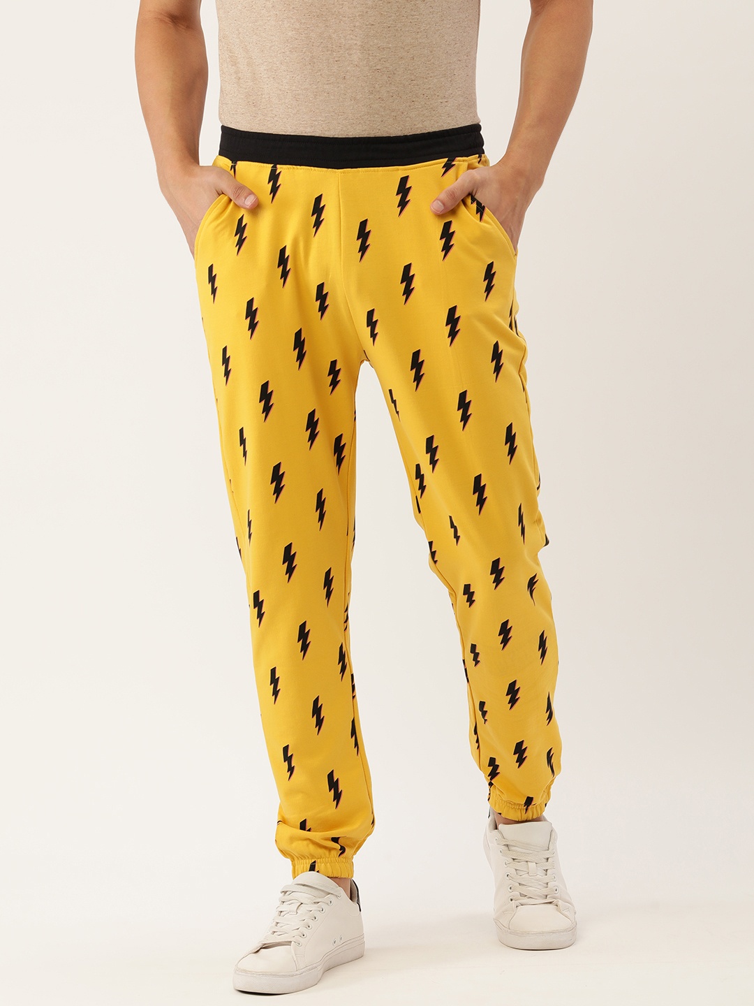 

FOREVER 21 Men Yellow Conversational Printed Joggers