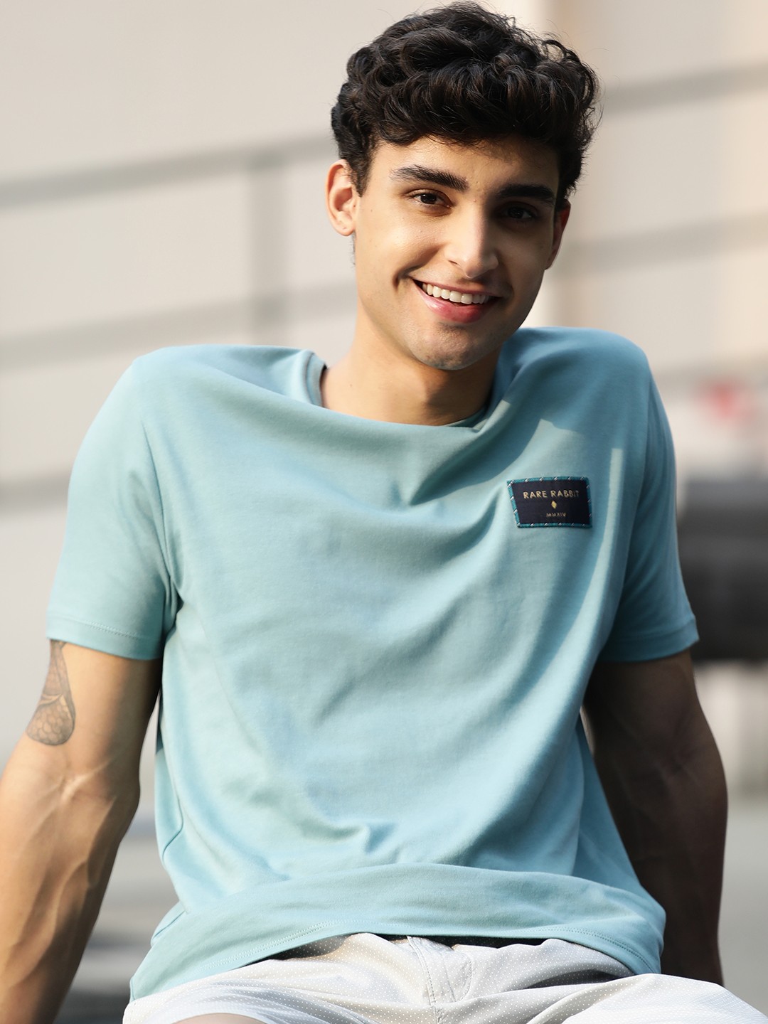 

RARE RABBIT Men Green Pure Cotton Applique Slim Fit T-shirt