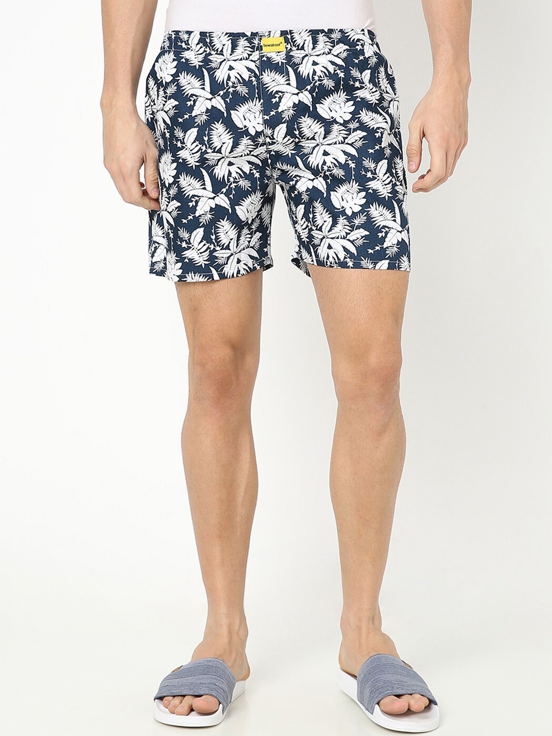 

Bewakoof Men Blue & White Printed Pure Cotton Boxer 435248