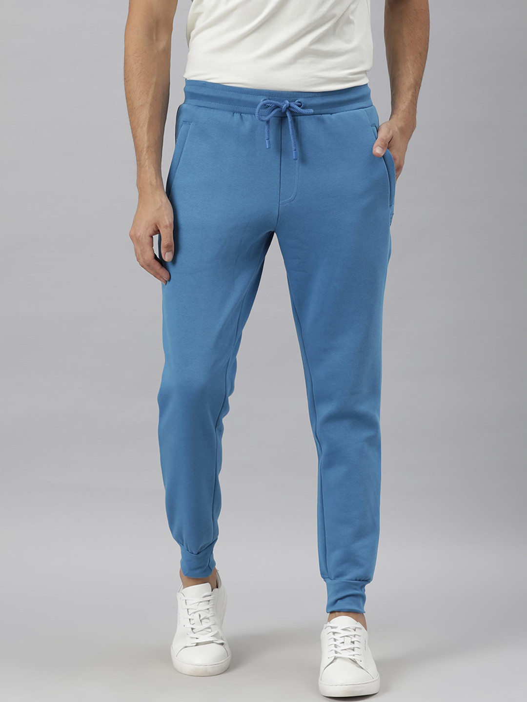 

RARE RABBIT Men Arvon Slim Fit Solid Cotton joggers, Blue