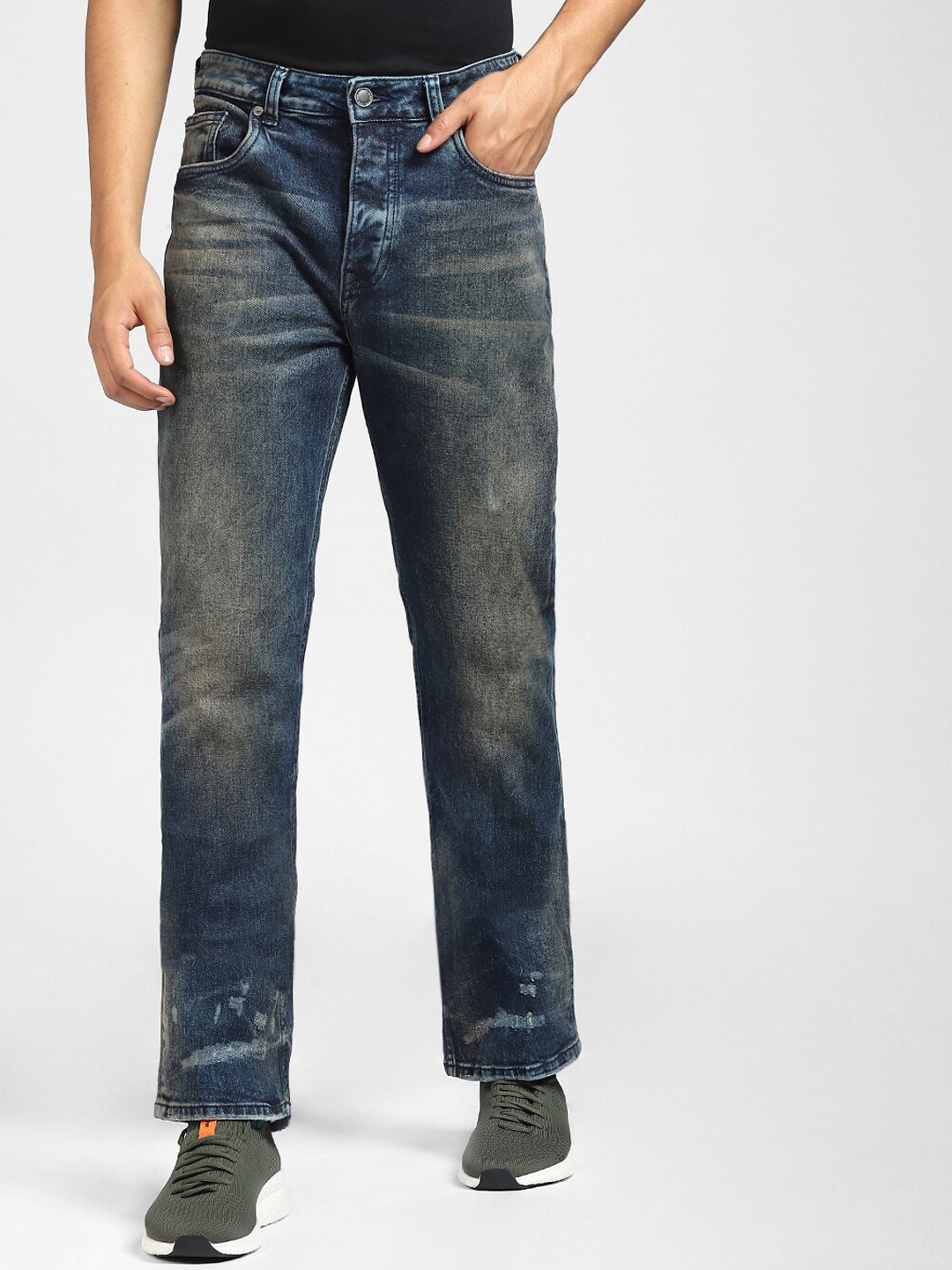 

Jack & Jones Men Blue Straight Fit Low-Rise Low Distress Heavy Fade Jeans
