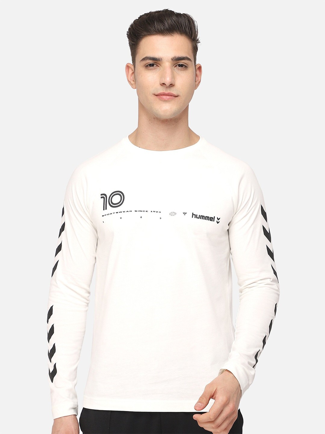 

hummel Men White & Black Brand Logo Printed T-shirt