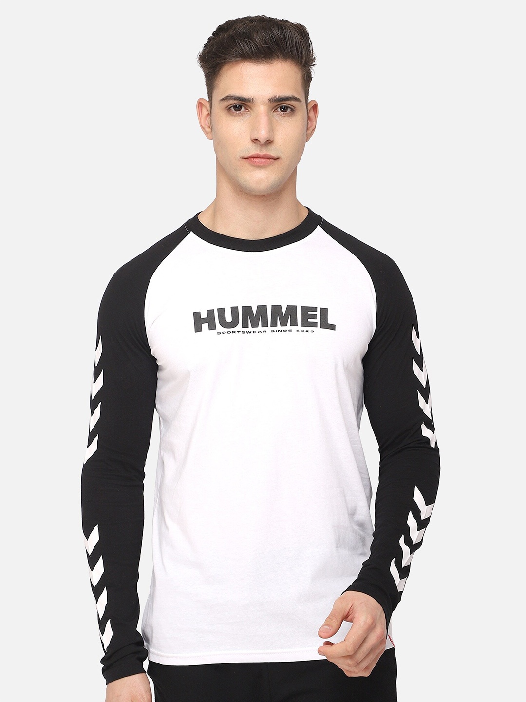 

hummel Men White & Black Brand Logo Printed T-shirt