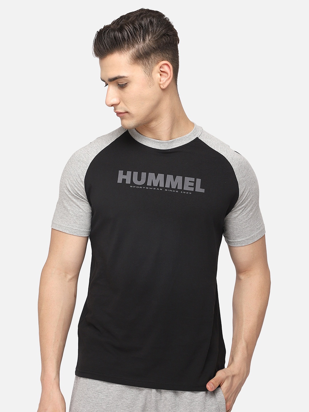 

hummel Men Black & Grey Brand Logo Printed T-shirt