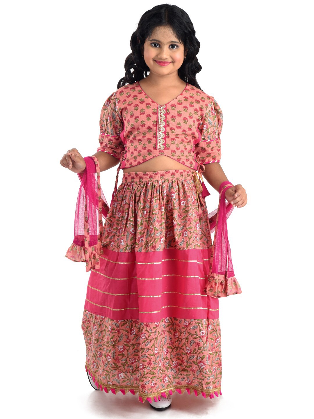 

Kinder Kids Girls Pink & Green Printed Ready to Wear Lehenga & Blouse With Dupatta