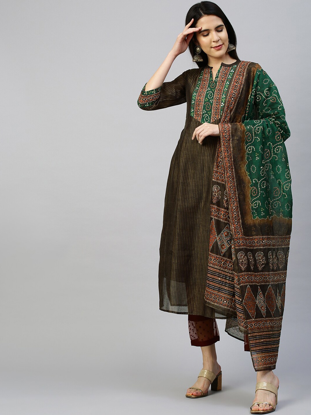

FASHOR Women Brown & Green Bandhani Printed Kantha Work Chanderi Silk Kurta with Dupatta