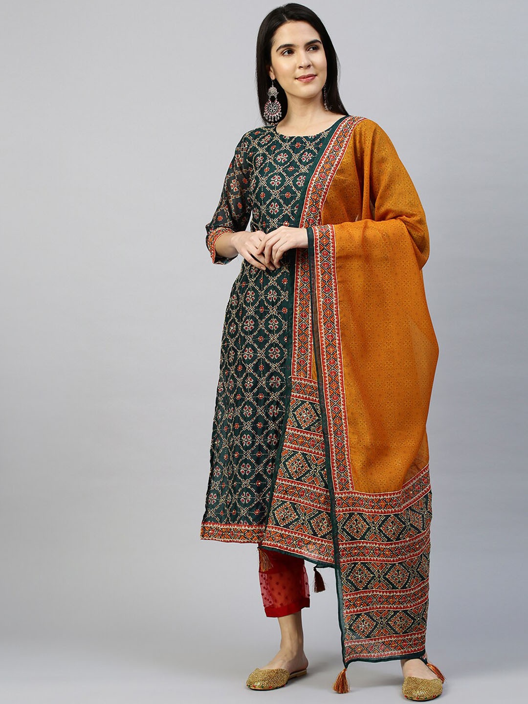 

FASHOR Women Green Ethnic Motifs Printed Chanderi Silk Chanderi Silk Kurta