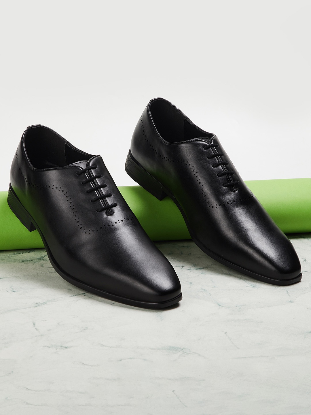 

CODE by Lifestyle Men Black Solid Formal Oxfords