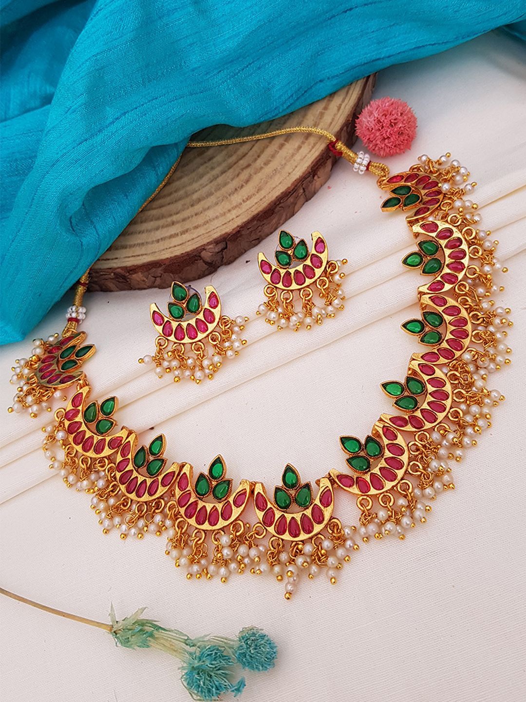 

GRIIHAM Pink & White & Gold-Plated Stone-Studded & Beaded Jewellery Set