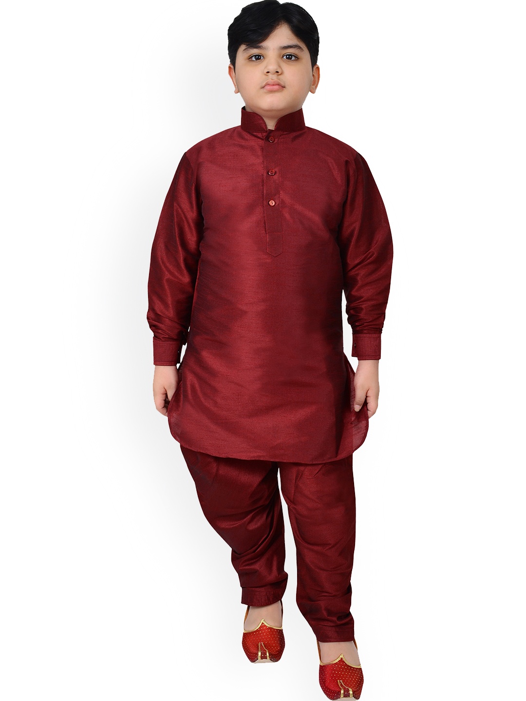 

SG YUVRAJ Boys Maroon Raw Silk Kurta With Salwar