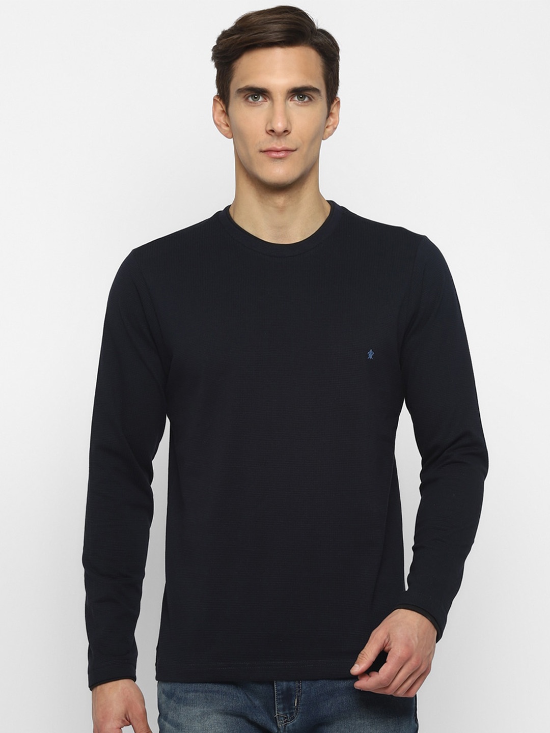 

Turtle Men Navy Blue Slim Fit T-shirt