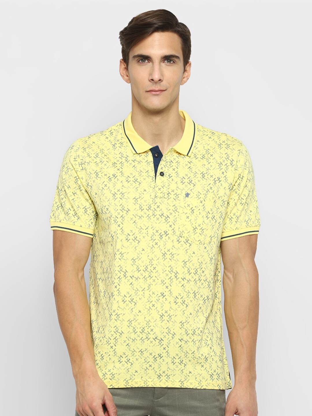 

Turtle Men Yellow & Blue Printed Polo Collar Pockets Slim Fit T-shirt