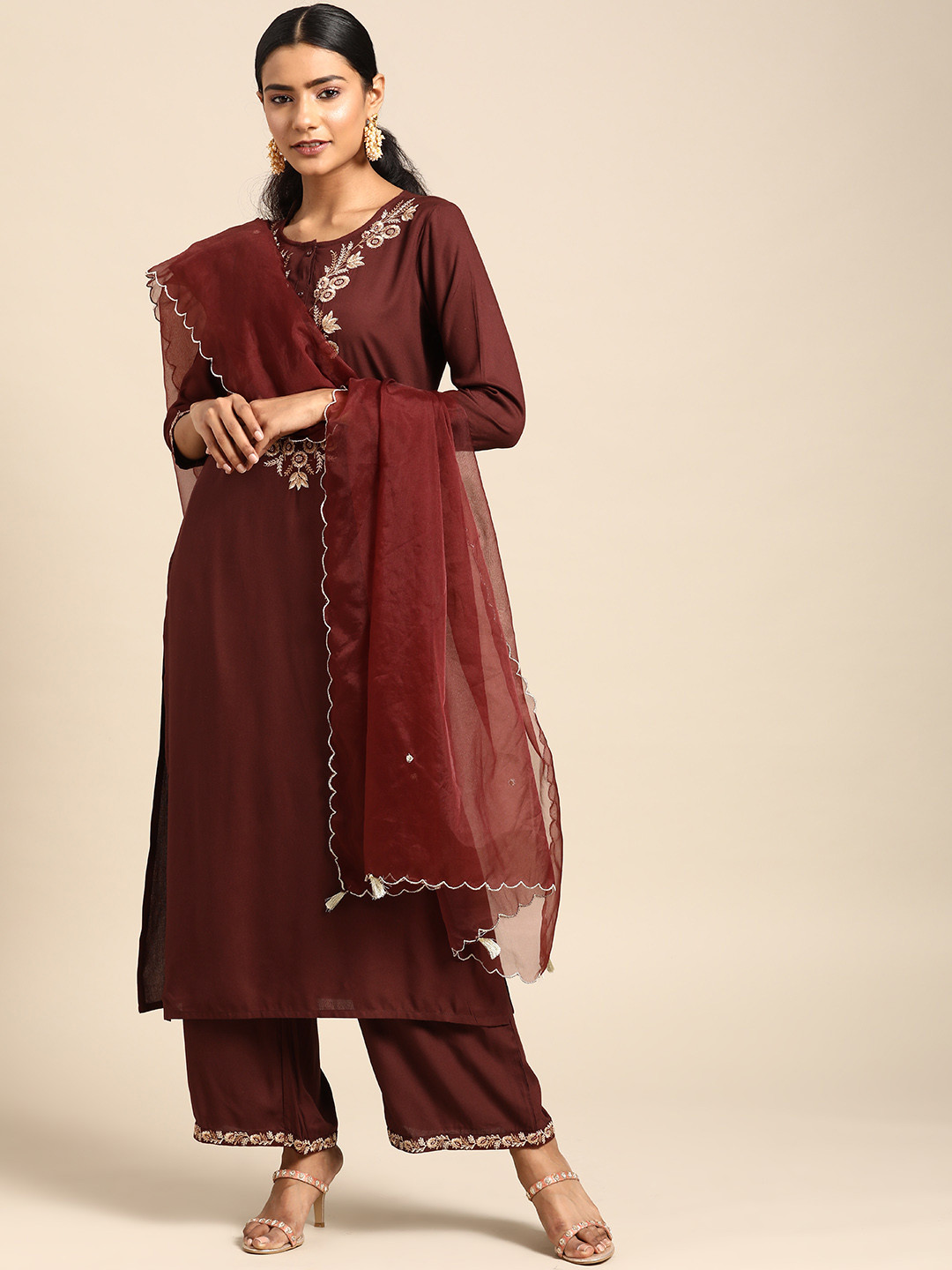

Nayo Women Coffee Brown Floral Embroidered Thread Work Kurta Set With Palazzos & Dupatta