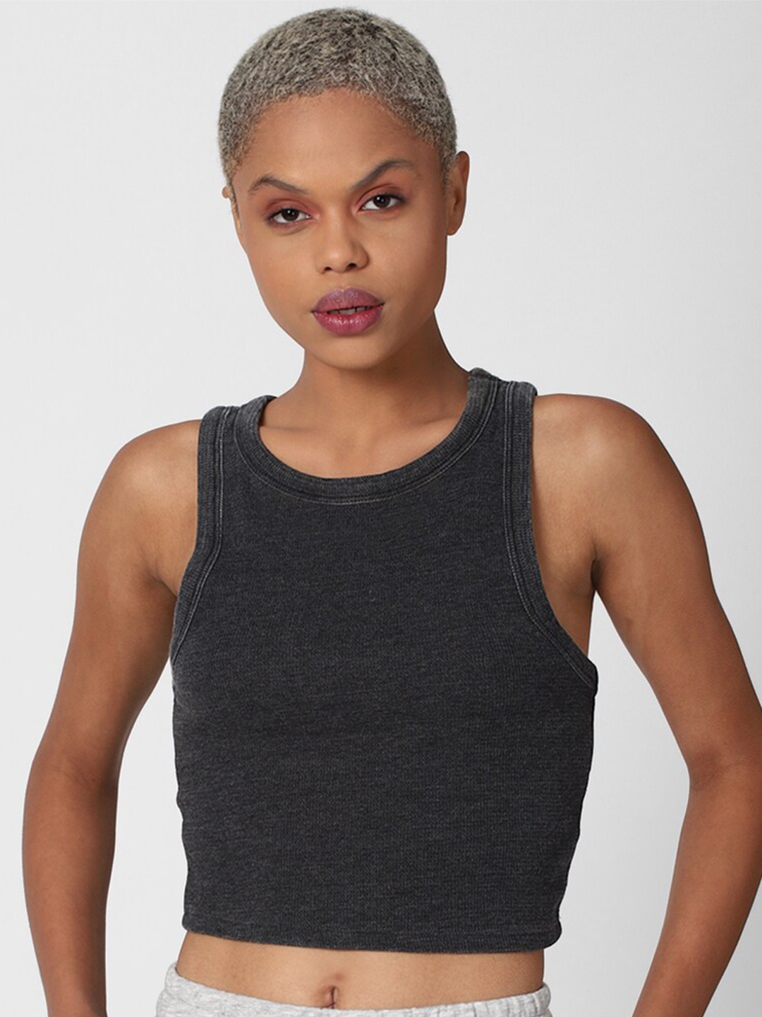 

FOREVER 21 Women Black Solid Crop Tank Top