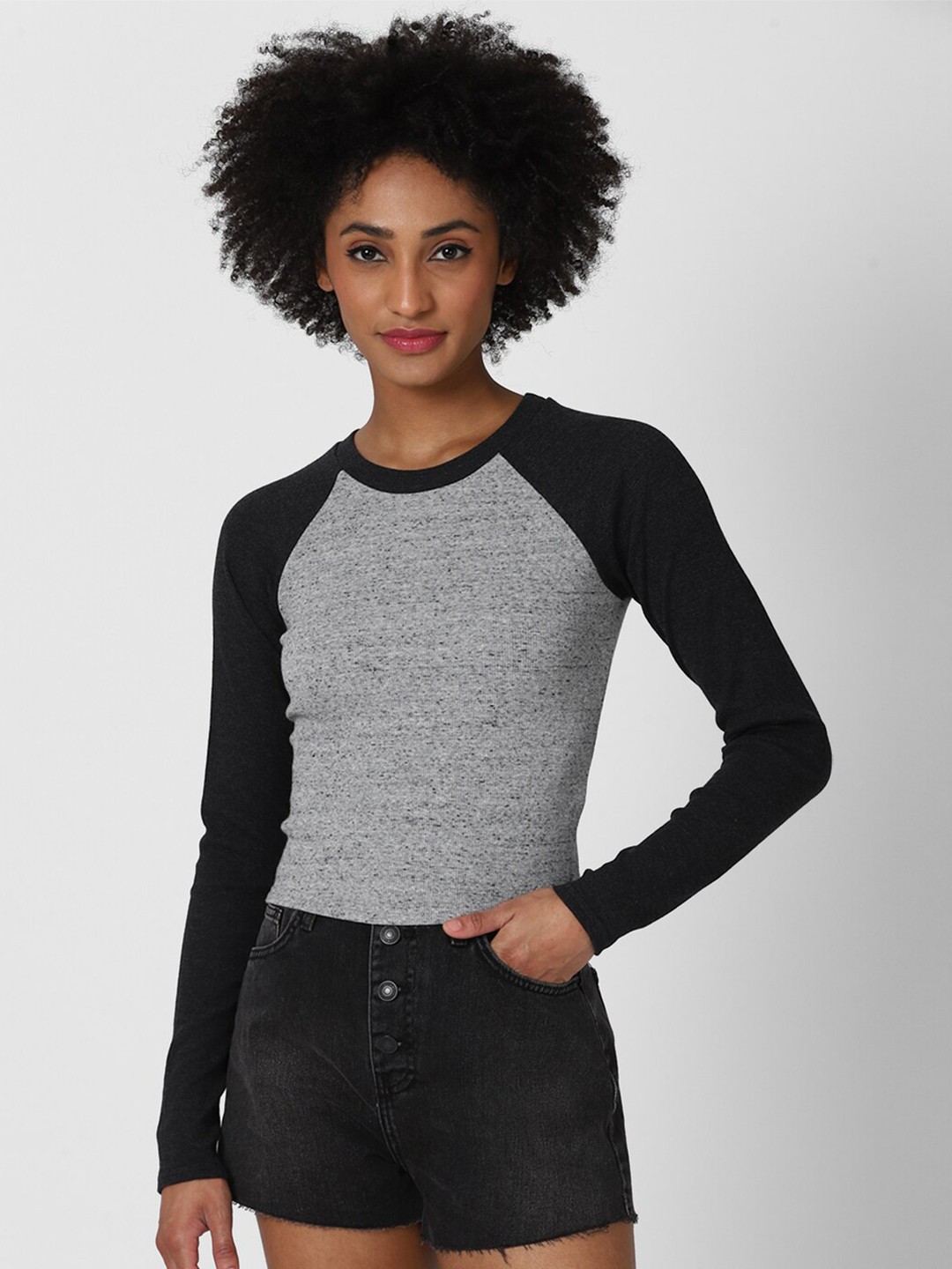 

FOREVER 21 Women Grey & Black Solid Heathered Baseball Top