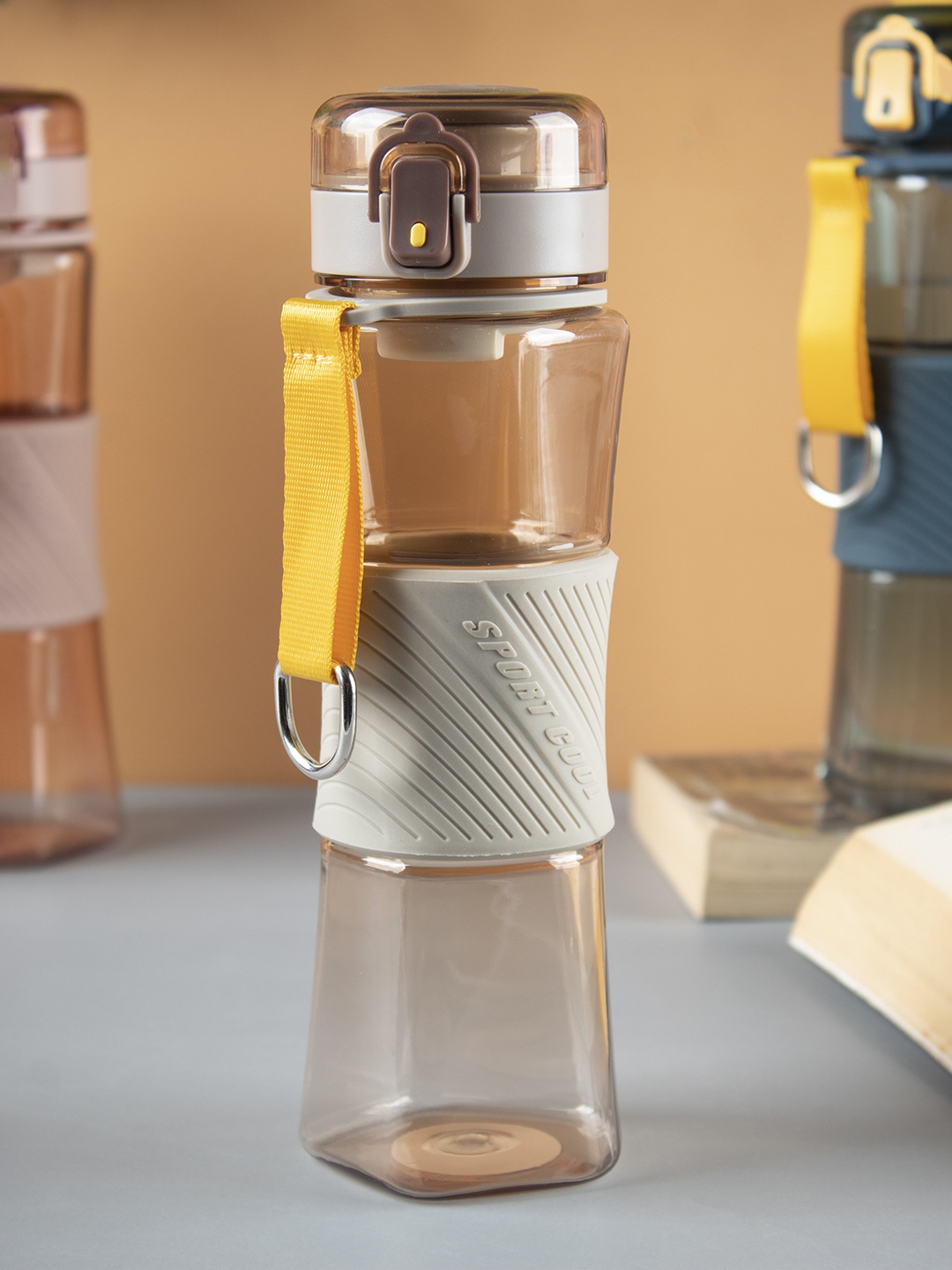 

MARKET99 Brown Solid Plastic Water Bottle 480 Ml