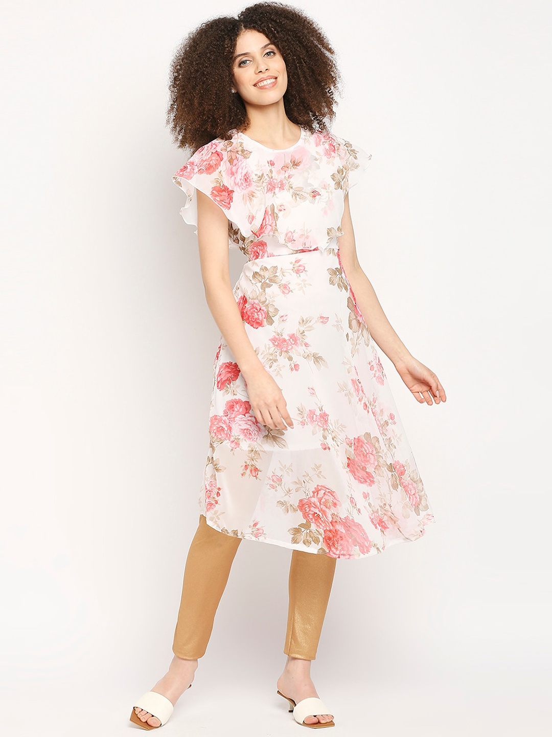

Ira Soleil Women White Floral Printed Kurta with Trousers