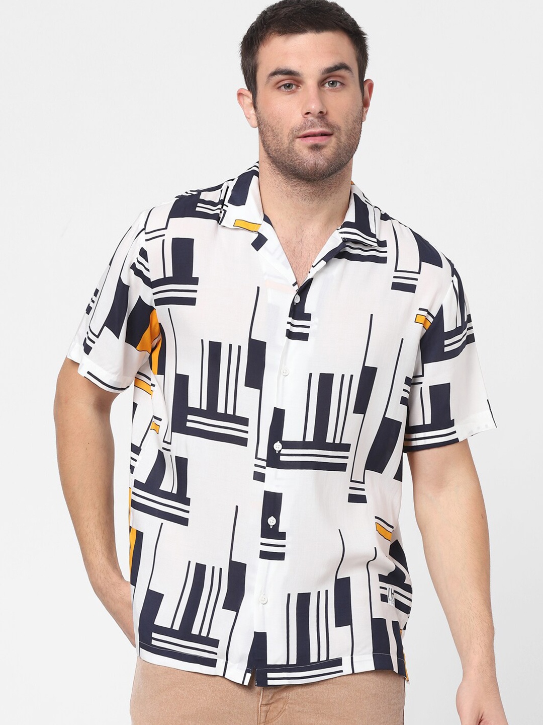 

SELECTED Men White & Black Printed Casual Shirt