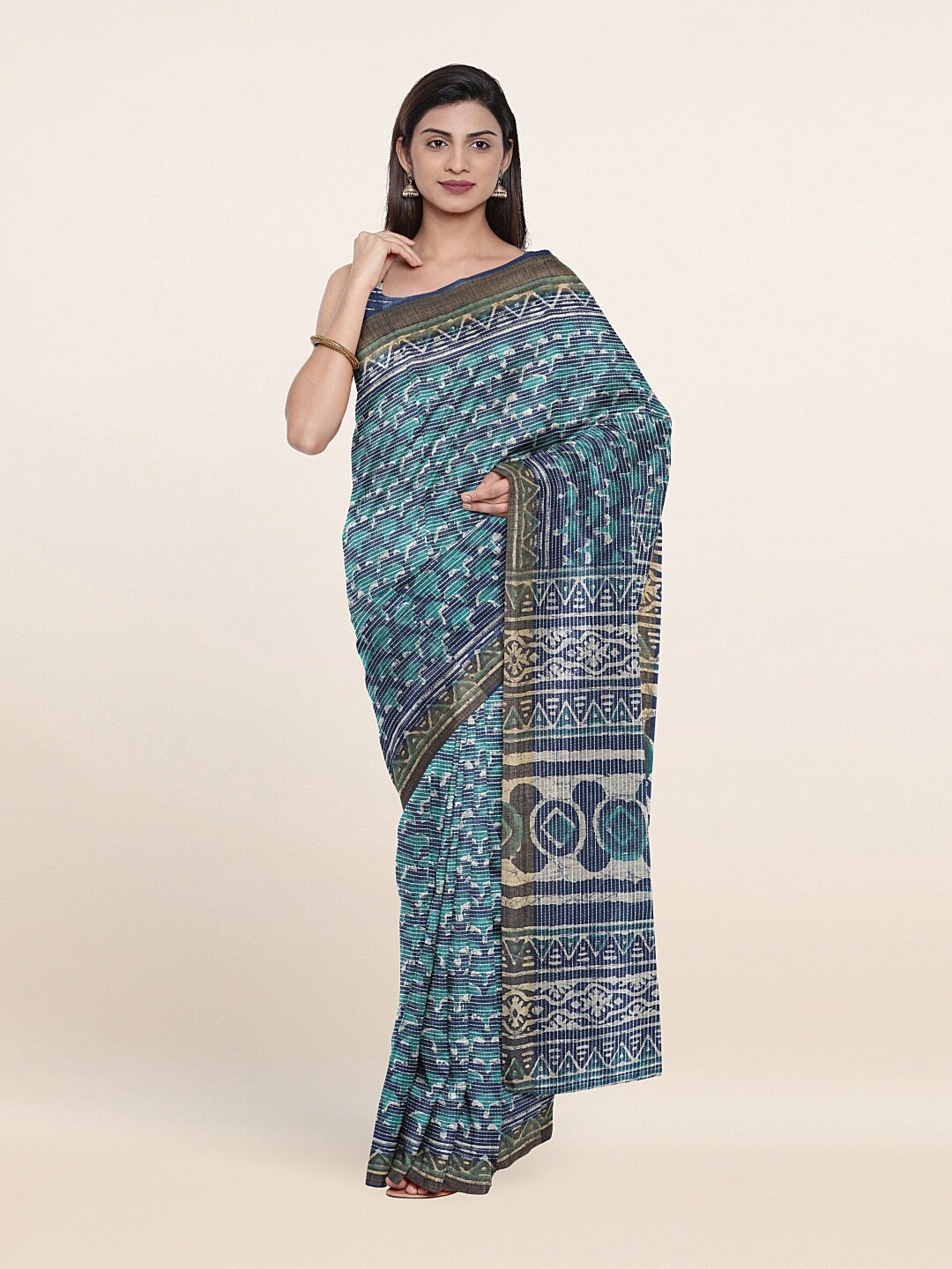 

Pothys Blue & White Saree
