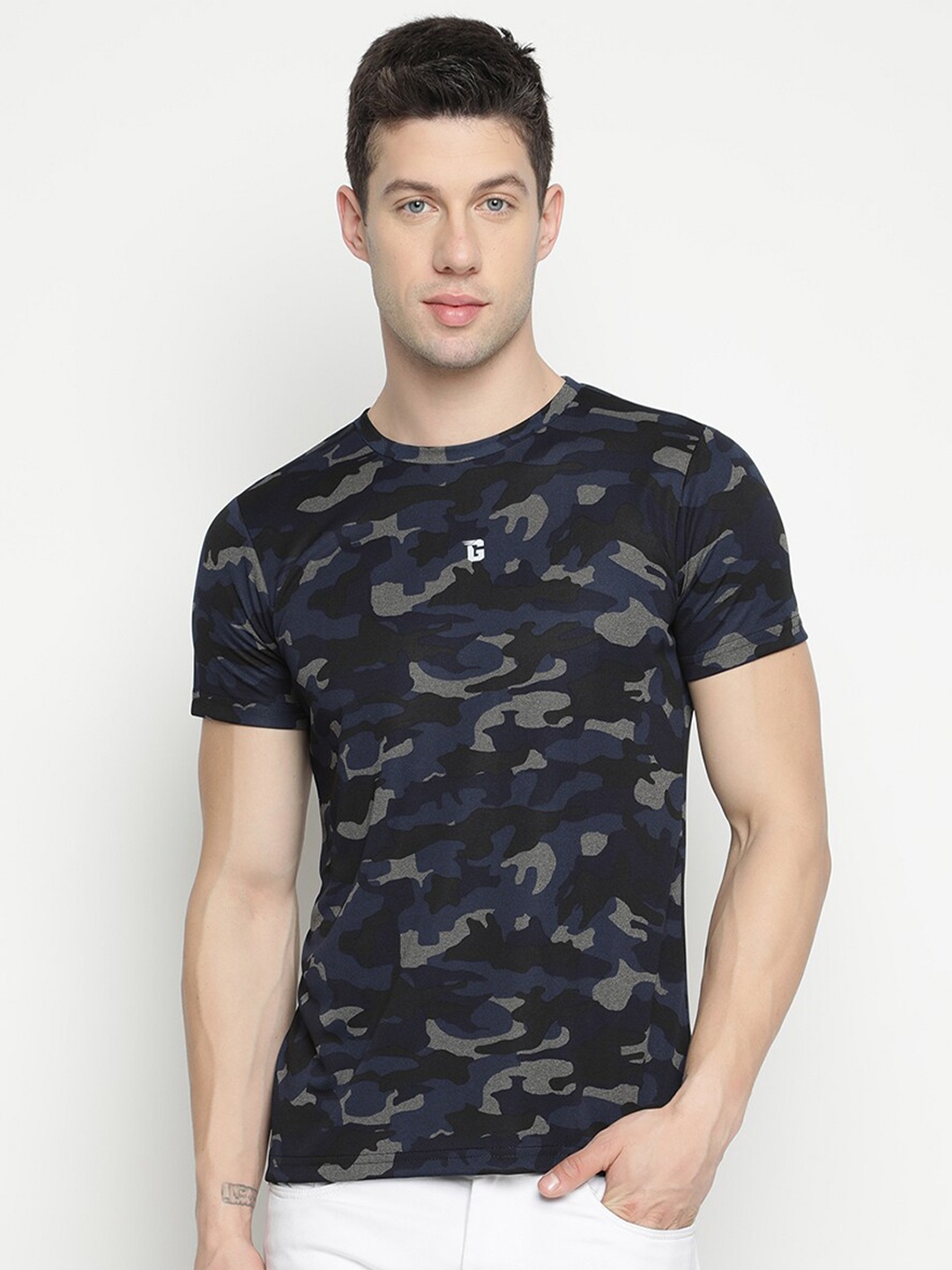 

V2 Value & Variety Men Blue Printed T-shirt