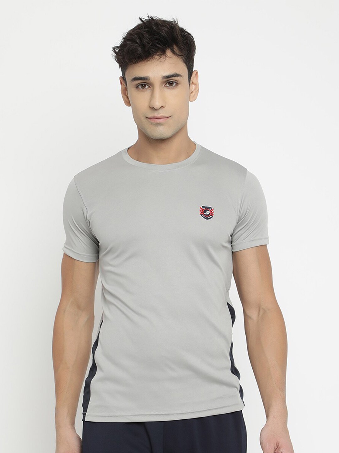 

V2 Value & Variety Men Grey Solid Regular Fit T-shirt