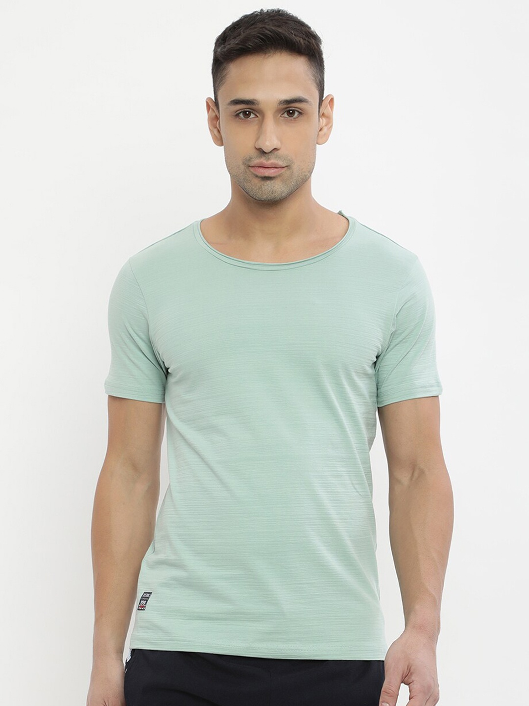 

V2 Value & Variety Men Green Regular Fit T-shirt