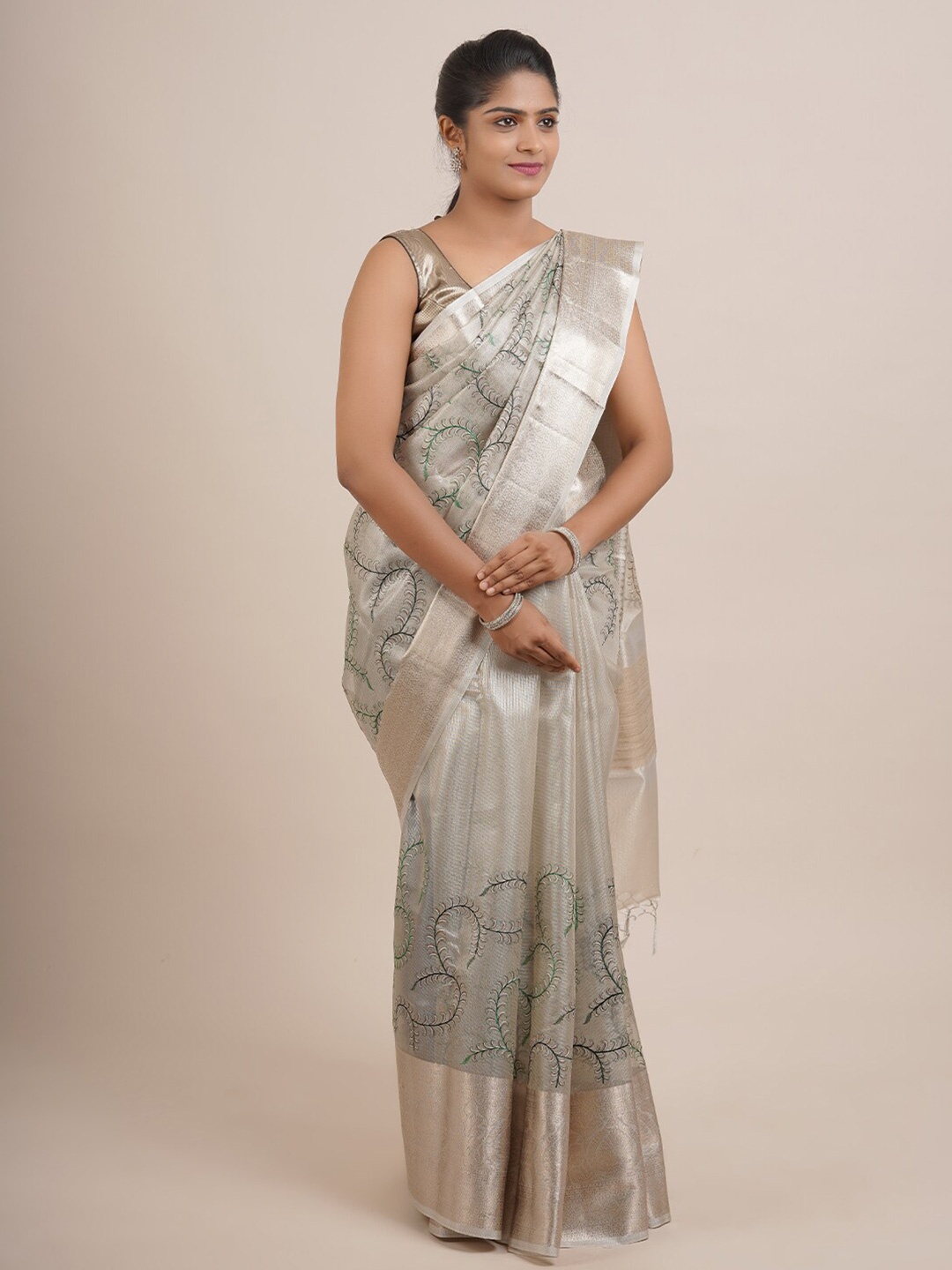 

Pothys Silver-Toned & Green Floral Embroidered Organza Saree