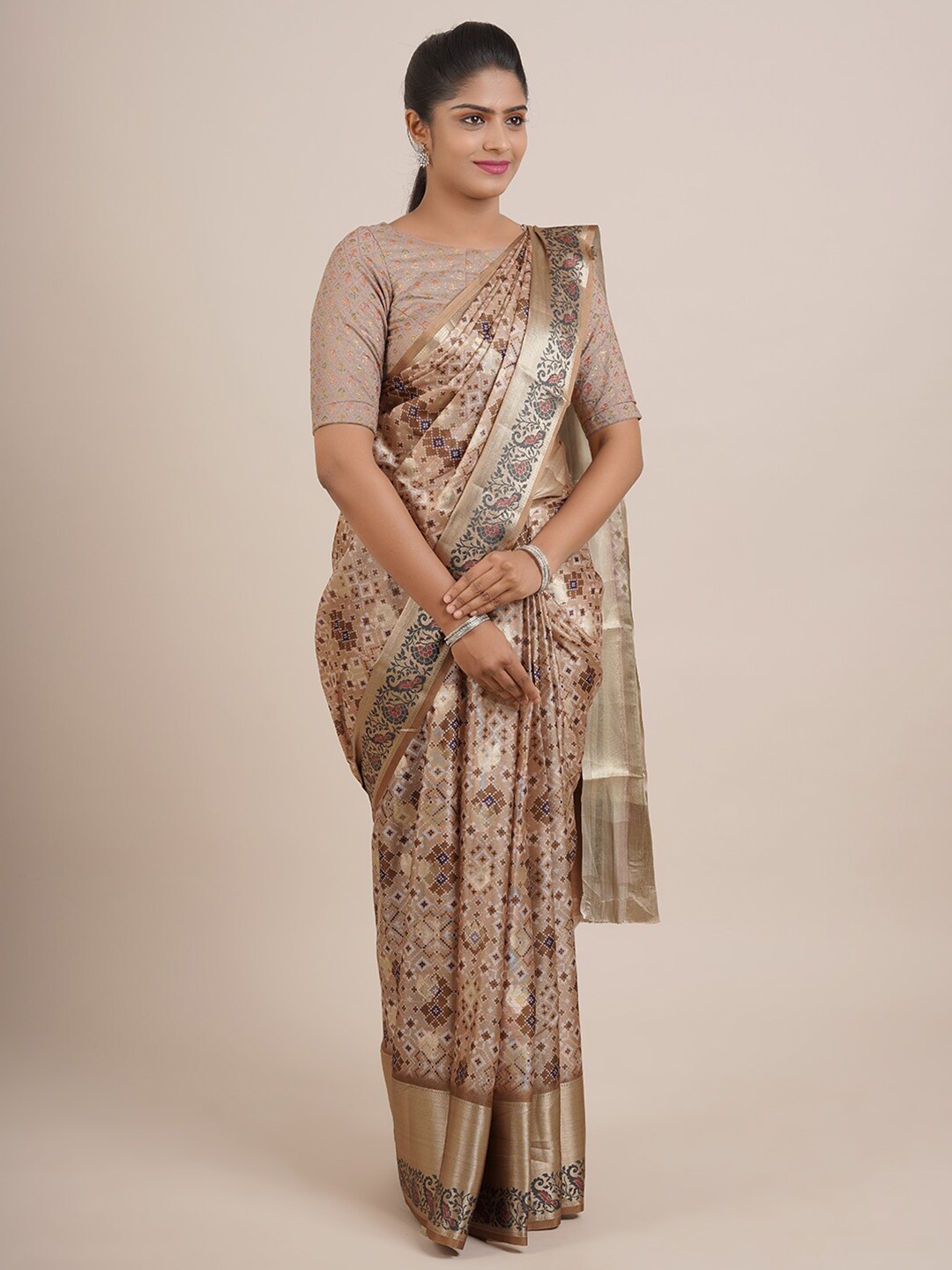 

Pothys Gold-Toned & Brown Organza Saree