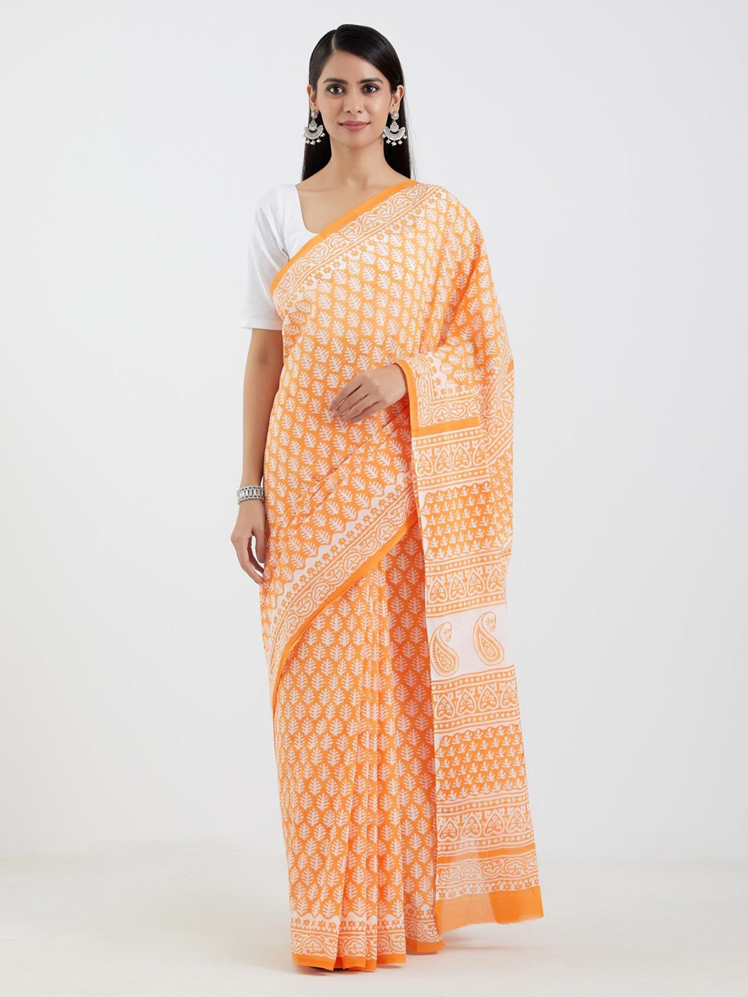 

Aujjessa Orange & White Ethnic Motifs Pure Cotton Bagru Saree