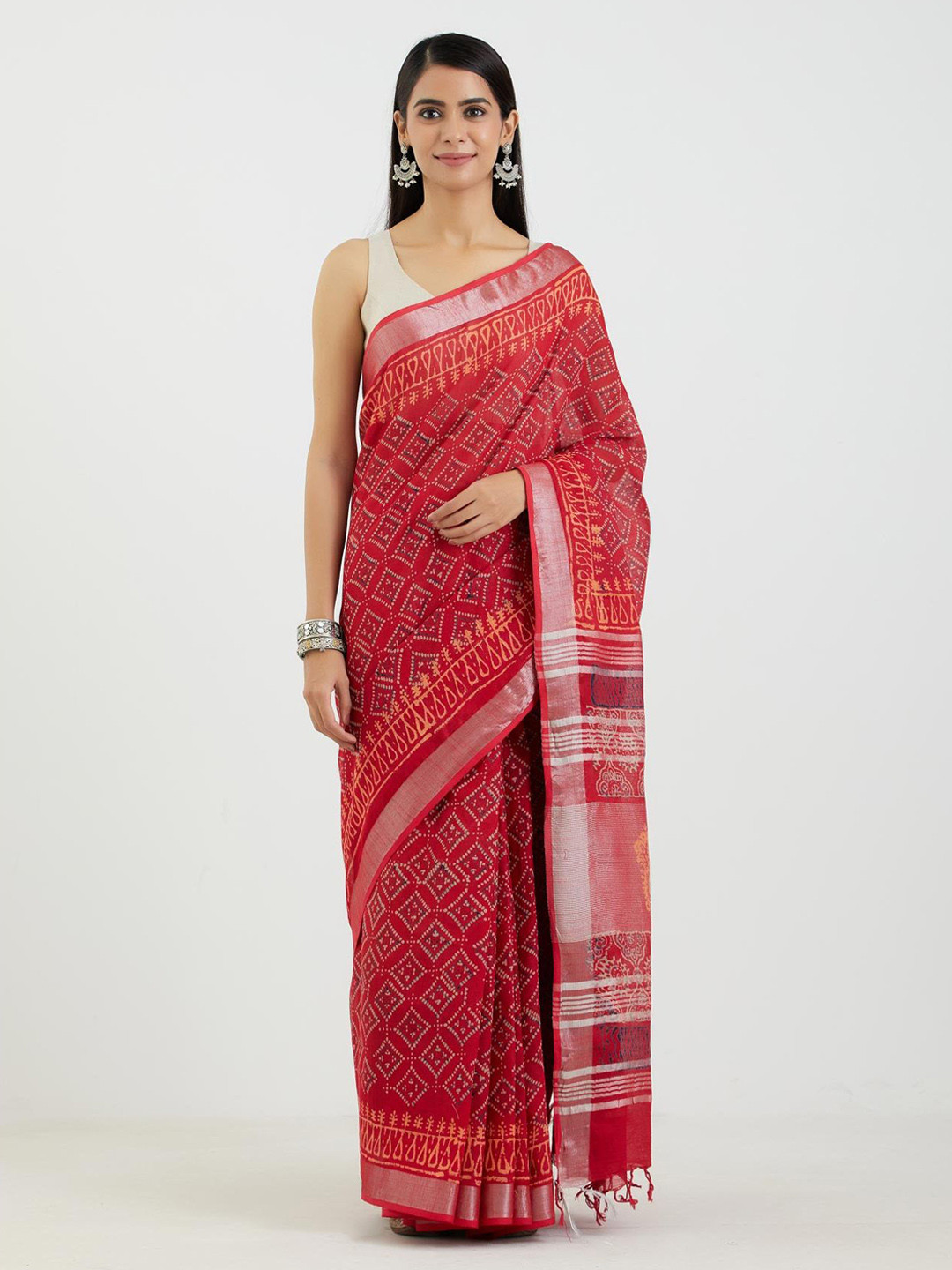 

Aujjessa Red Ethnic Motifs Linen Blend Block Print Saree