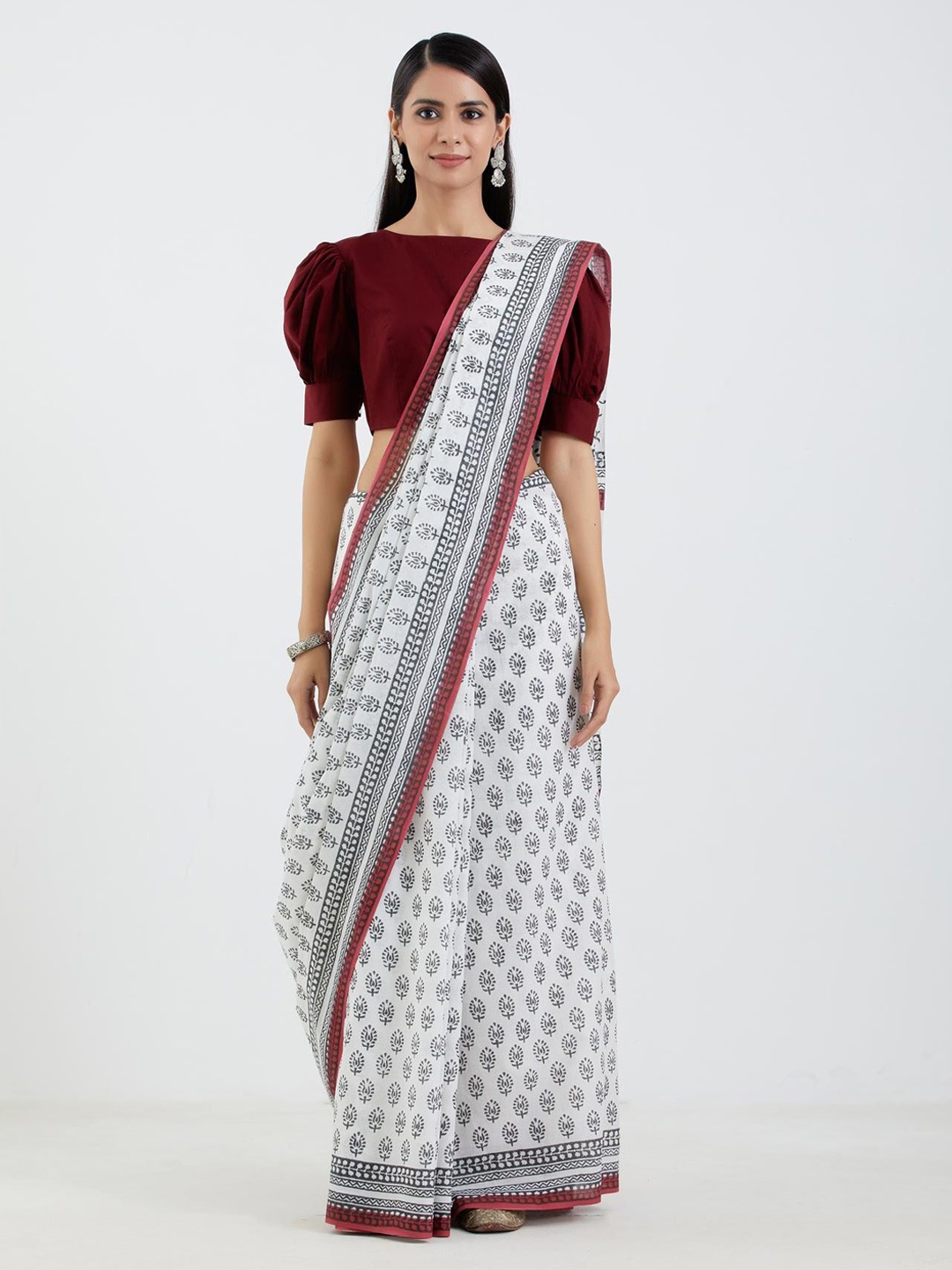 

Aujjessa White & Grey Ethnic Motifs Pure Cotton Block Print Saree