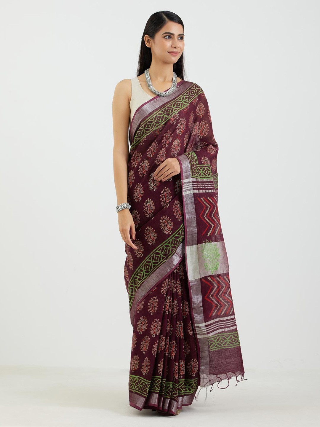 

Aujjessa Maroon & Green Ethnic Motifs Linen Blend Block Print Saree