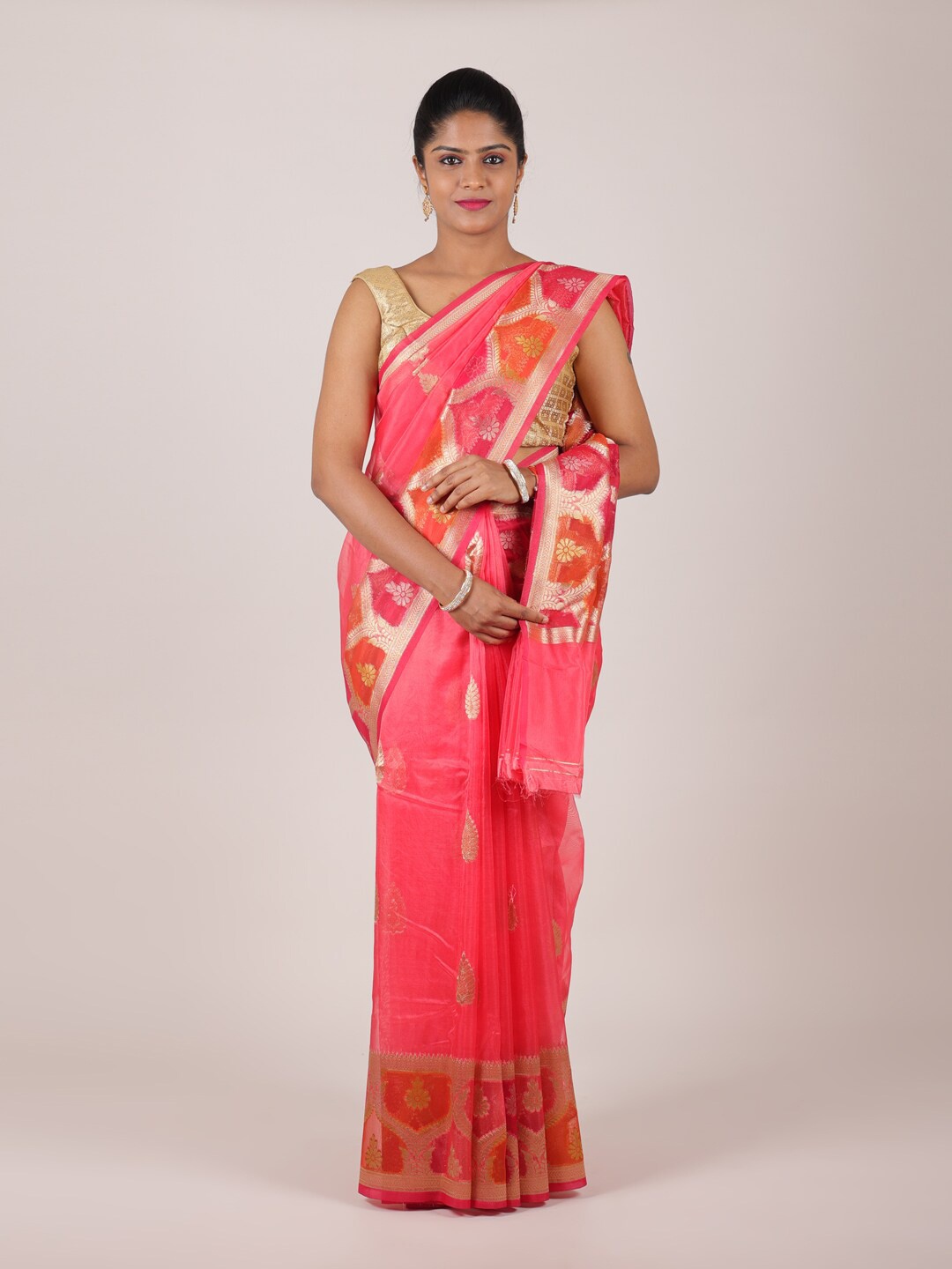 

Pothys Pink & Gold-Toned Ethnic Motifs Zari Organza Saree