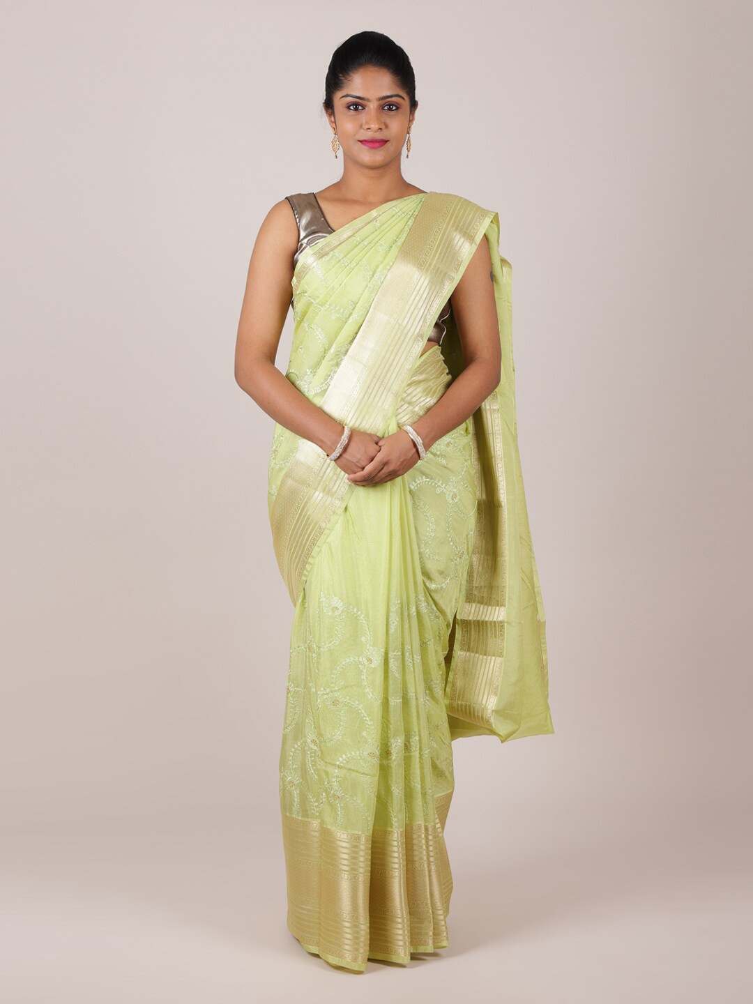 

Pothys Green & Silver-Toned Floral Zari Art Silk Saree
