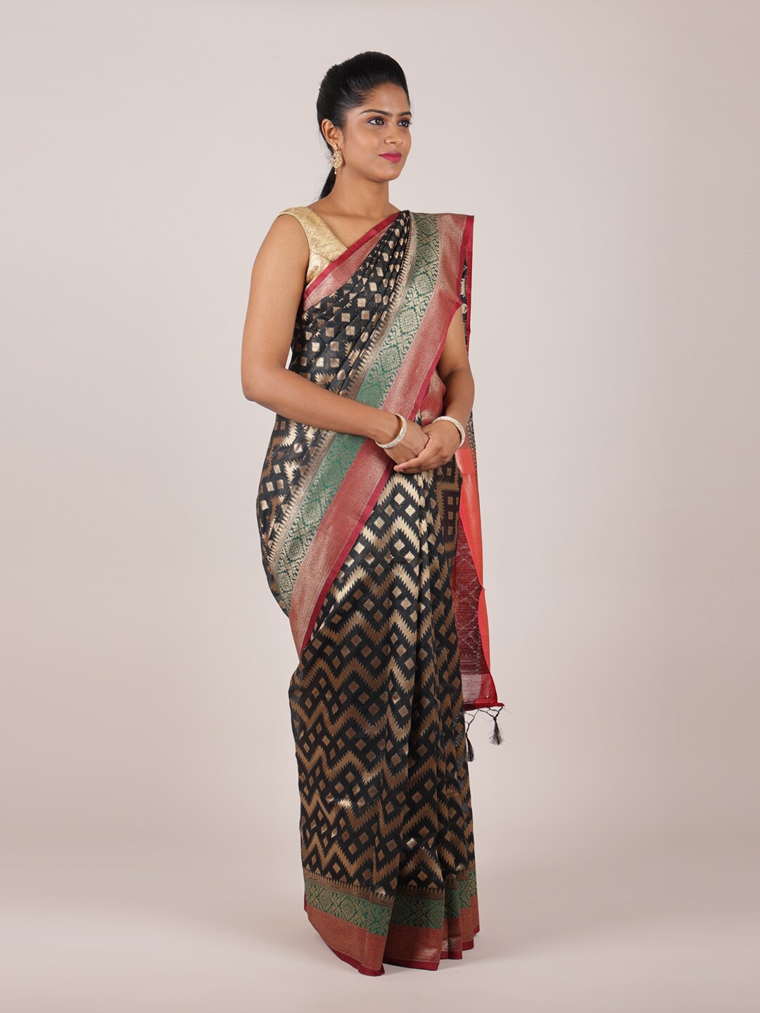 

Pothys Black & Pink Woven Design Zari Cotton Blend Saree