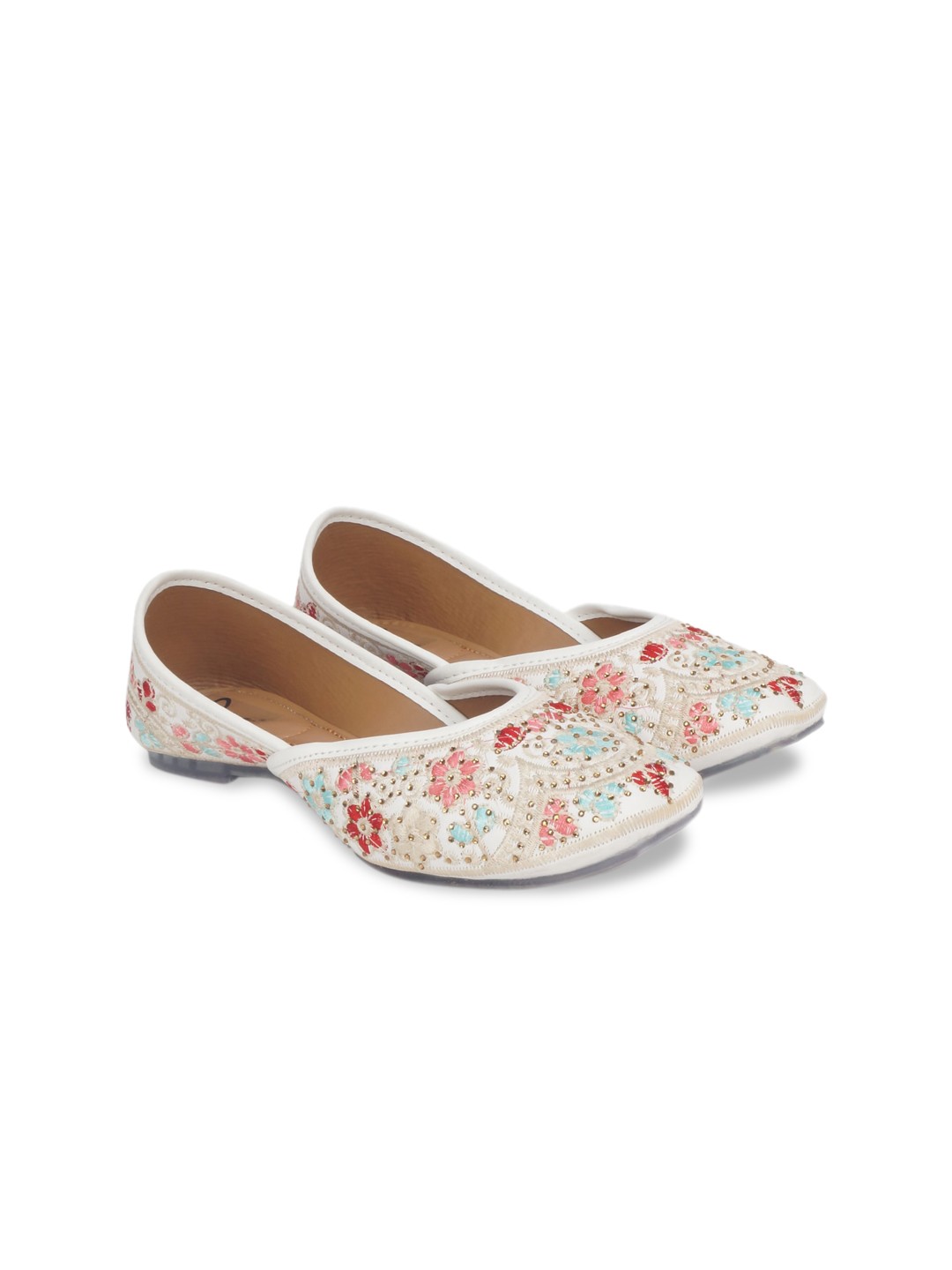 

The Desi Dulhan Women White Printed Embellished Ethnic Mojaris Flats