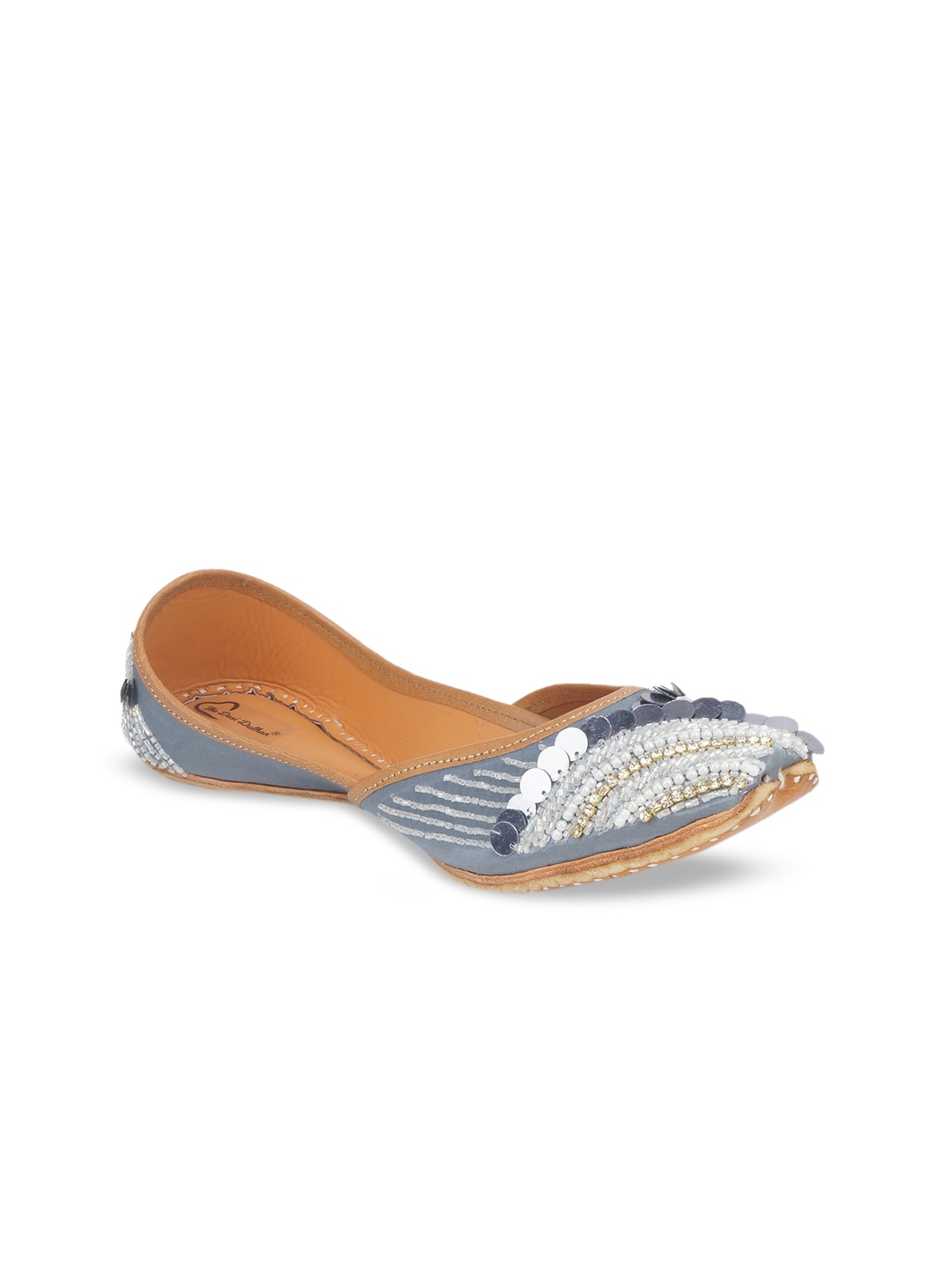 

The Desi Dulhan Women Grey Embellished Leather Ethnic Mojaris Flats