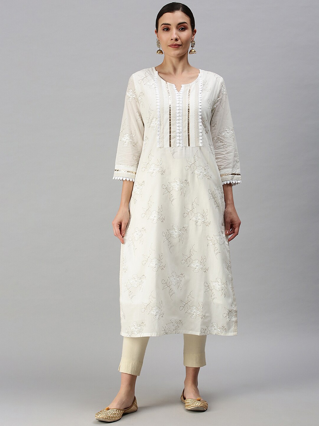 

SHOWOFF Women White & Cream-Coloured Floral Printed Cotton Blend Gotta Patti Kurta
