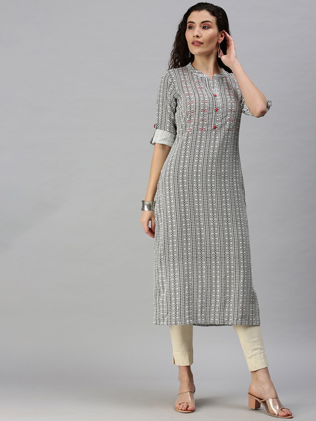 

SHOWOFF Women White & Black Ethnic Motifs Printed Kurta