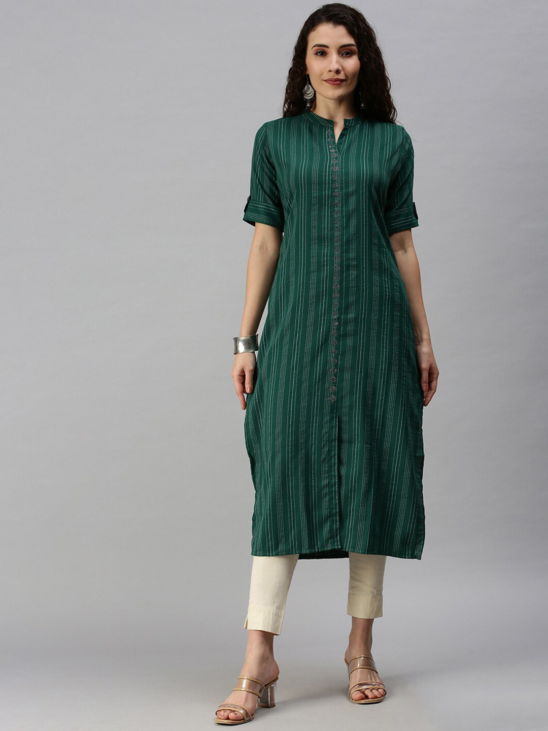 

SHOWOFF Women Green Striped V-Neck Straight Three-Quarter Roll-Up Sleeves Kurta