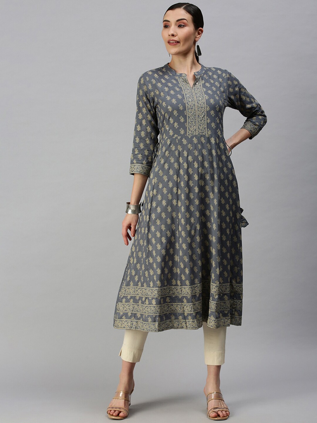 

SHOWOFF Women Teal Blue Floral Printed Mandarin Collar Mirror Work Anarkali Kurta