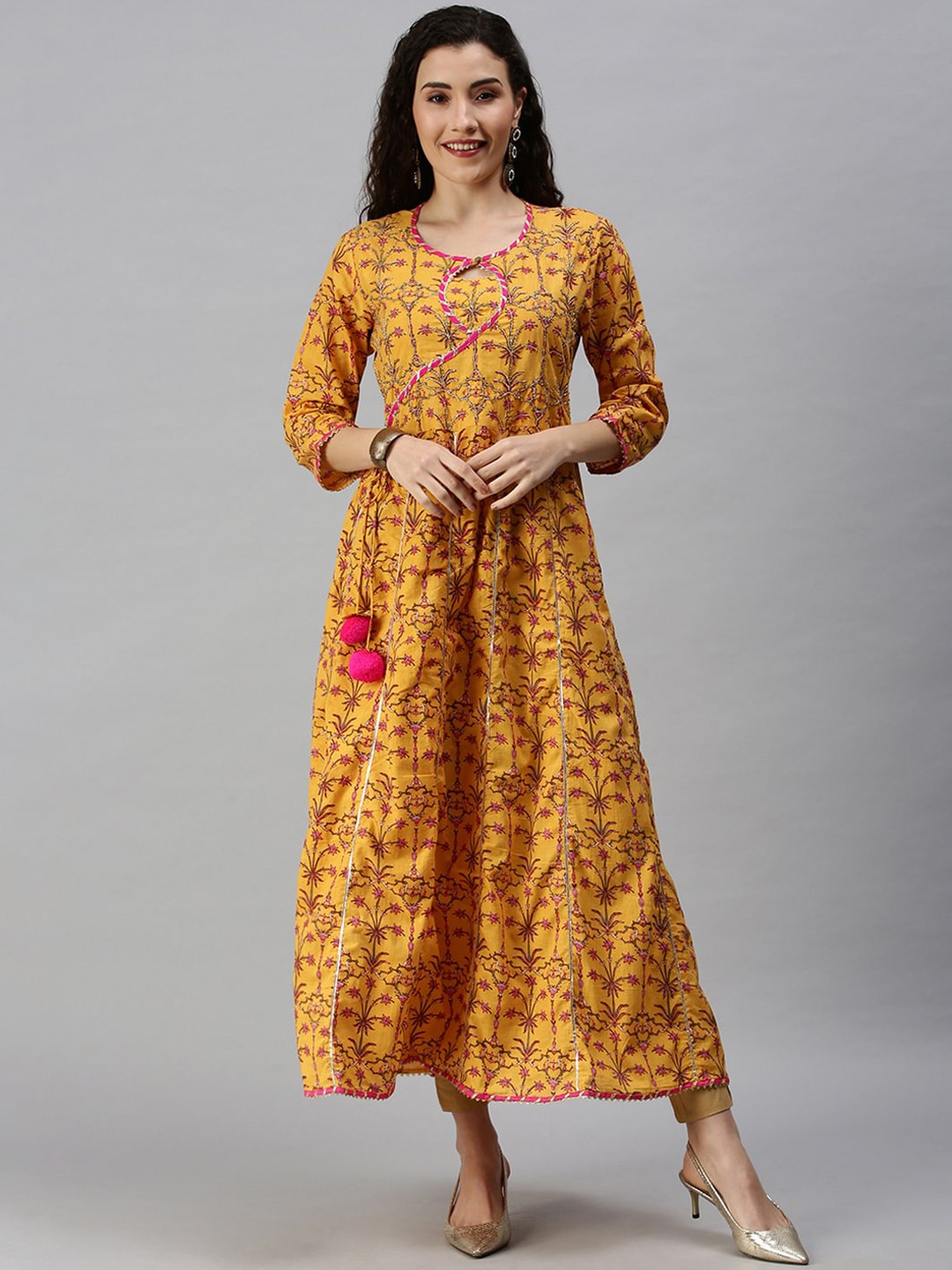 

SHOWOFF Women Yellow Floral Printed Keyhole Neck Sequinned Anarkali Kurta