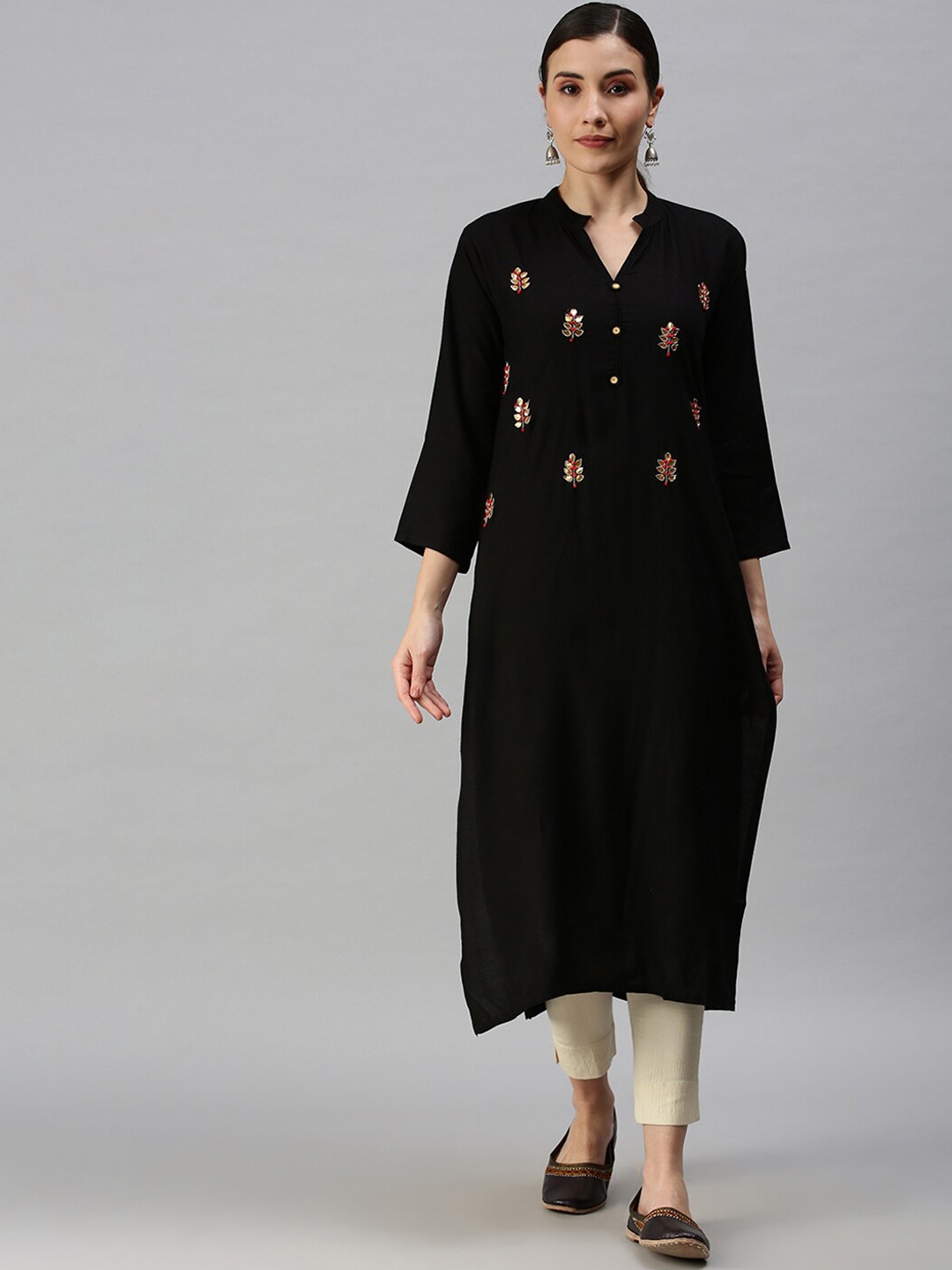 

SHOWOFF Women Black Solid Mandarin Collar Gotta Patti Straight Kurta