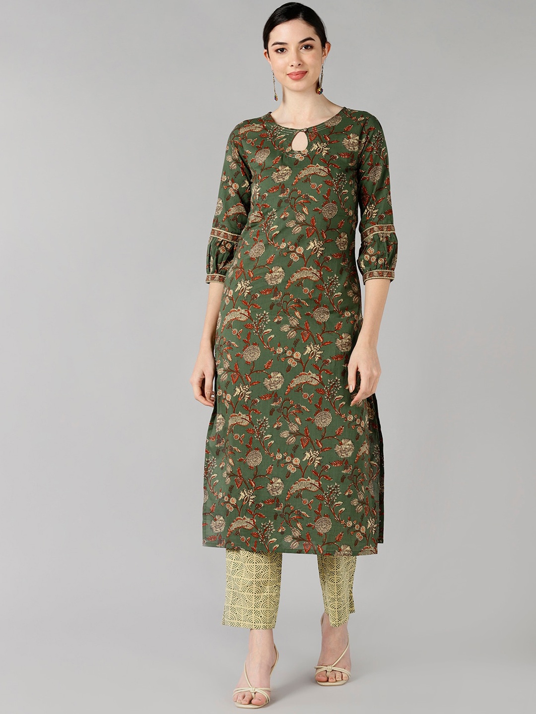 

AHIKA Women Green & Beige Floral Printed Pure Cotton Kurta with Trousers