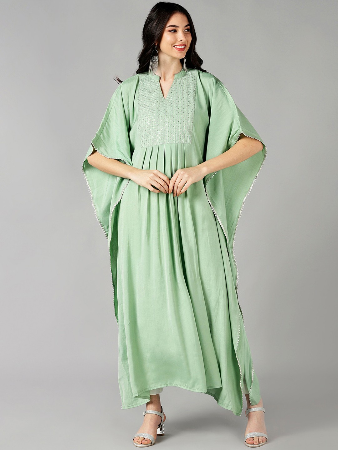 

AHIKA Women Green Geometric Embroidered Kaftan Kurta