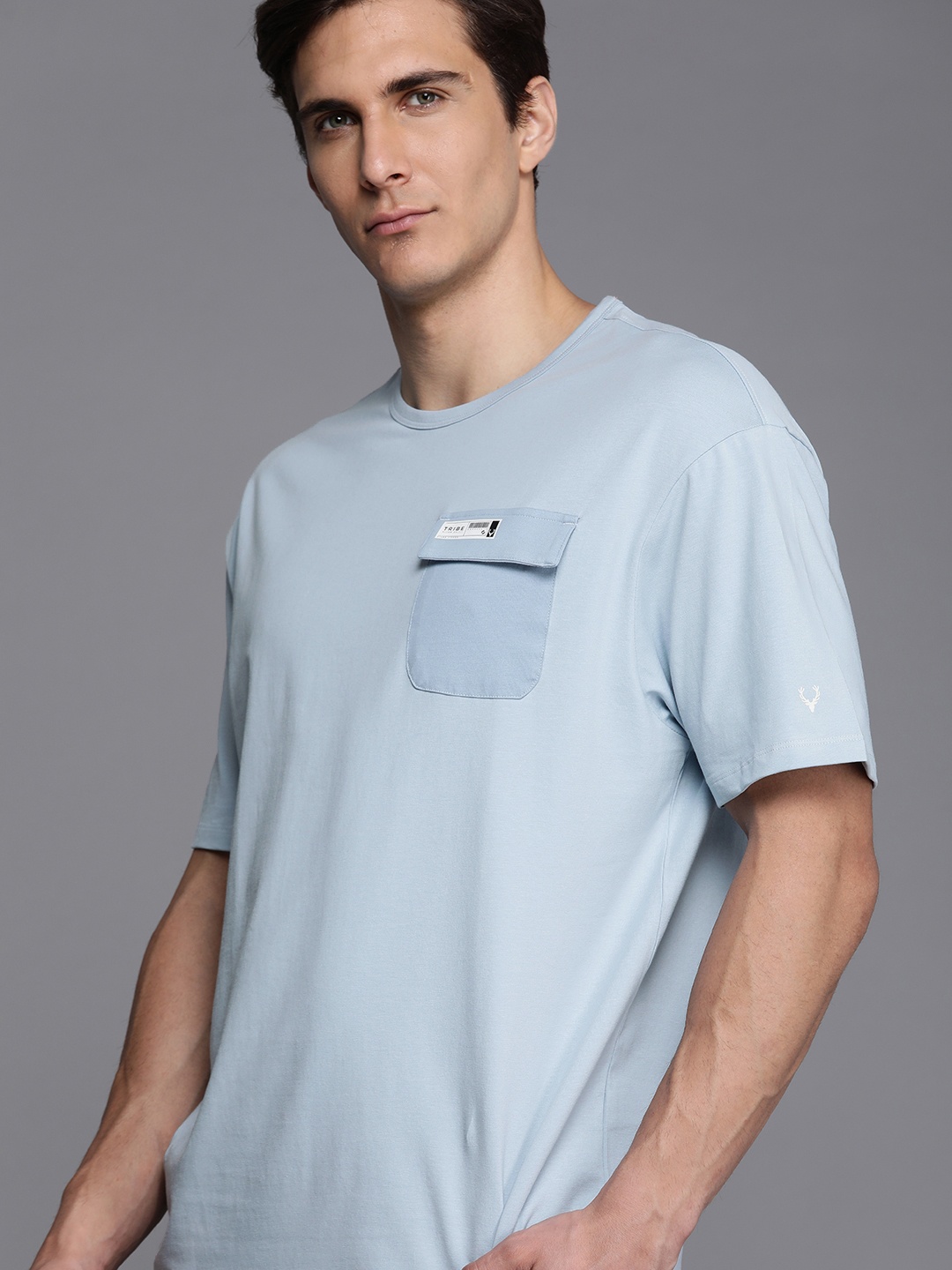 

Allen Solly Tribe Men Blue Pocket Detailing Drop-Shoulder Sleeves T-shirt