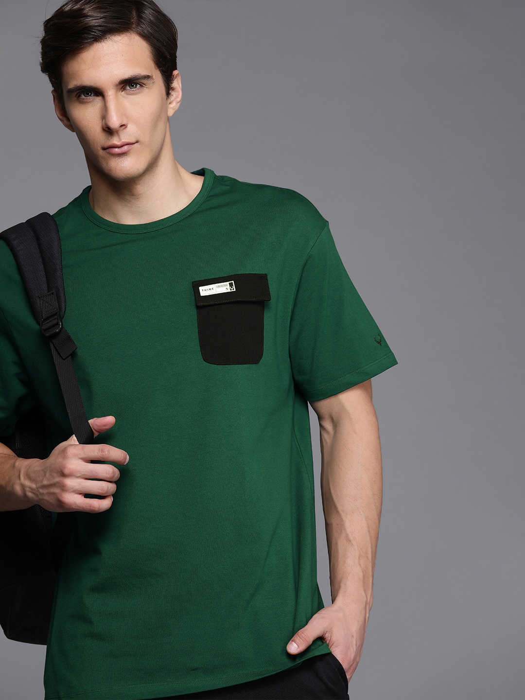 

Allen Solly Tribe Men Green Pocket Detailing Drop-Shoulder Sleeves T-shirt