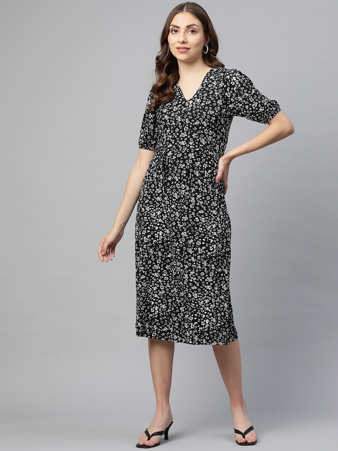 

Marks & Spencer Black & White Abstract Print A-Line Midi Dress