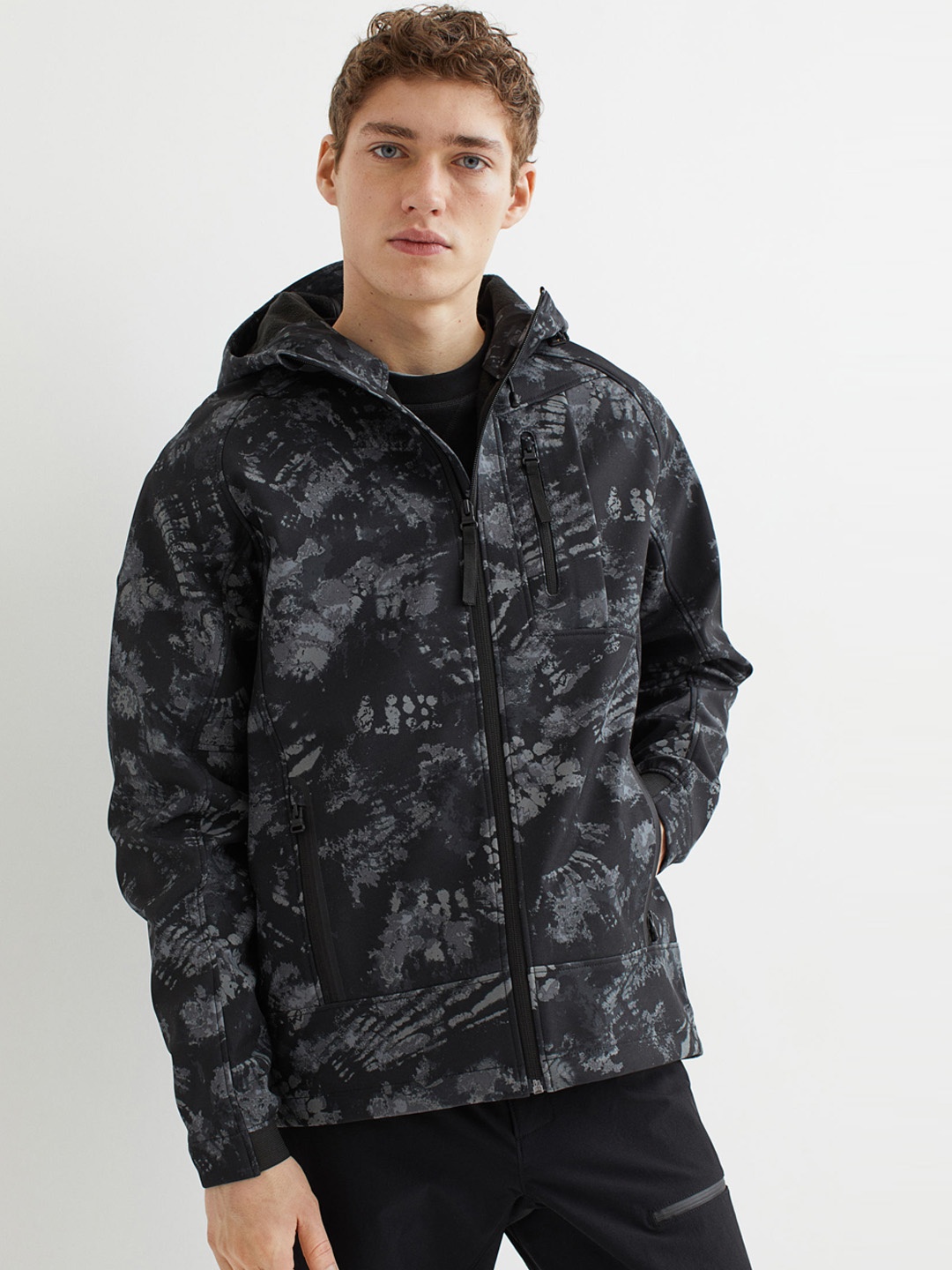

H&M Men Black Printed Water-Resistant Softshell Jacket