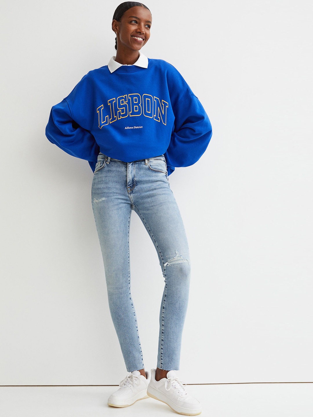 

H&M Women Blue Shaping Skinny Regular Jeans